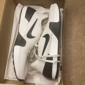 Women’s NIKE Ashin